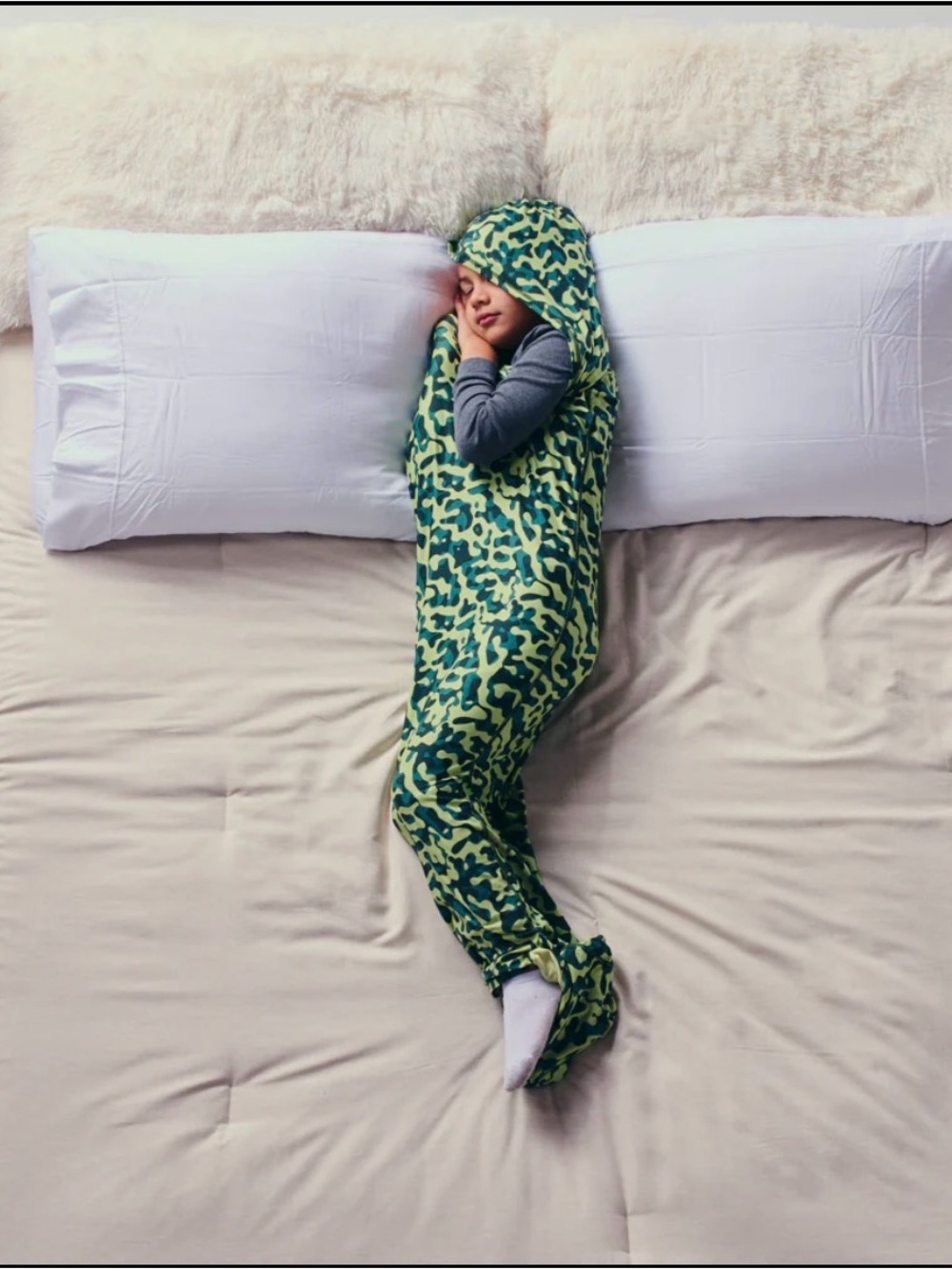 Hug Sleep Tween Green Camo Hooded Footed Sleep Pod